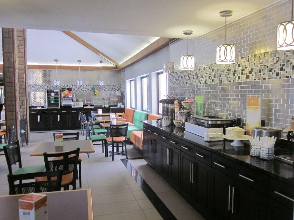 Quality Inn Upper Sandusky Exterior foto
